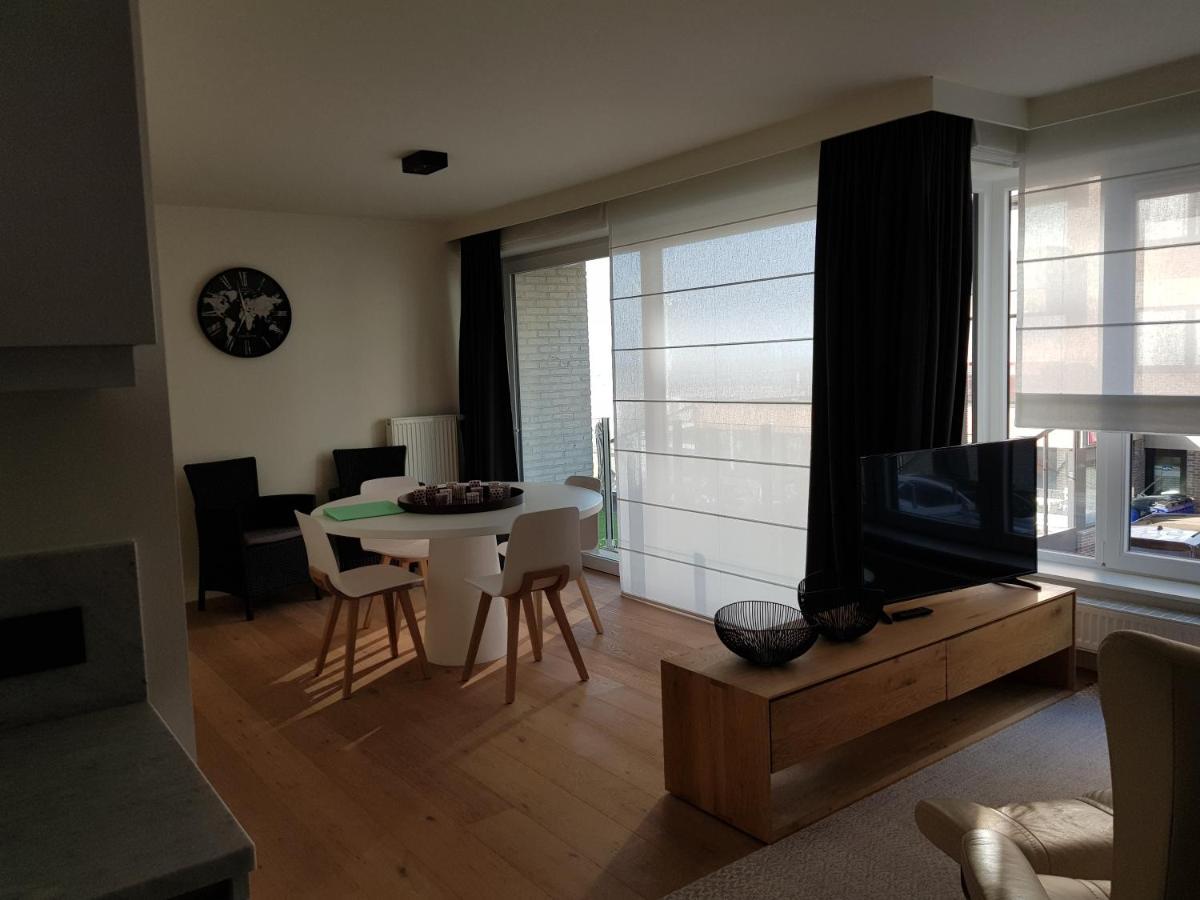 Koksijde Zeedijk La Digue 102 Appartement Met Garage - Lateraal Zeezicht Exterior foto