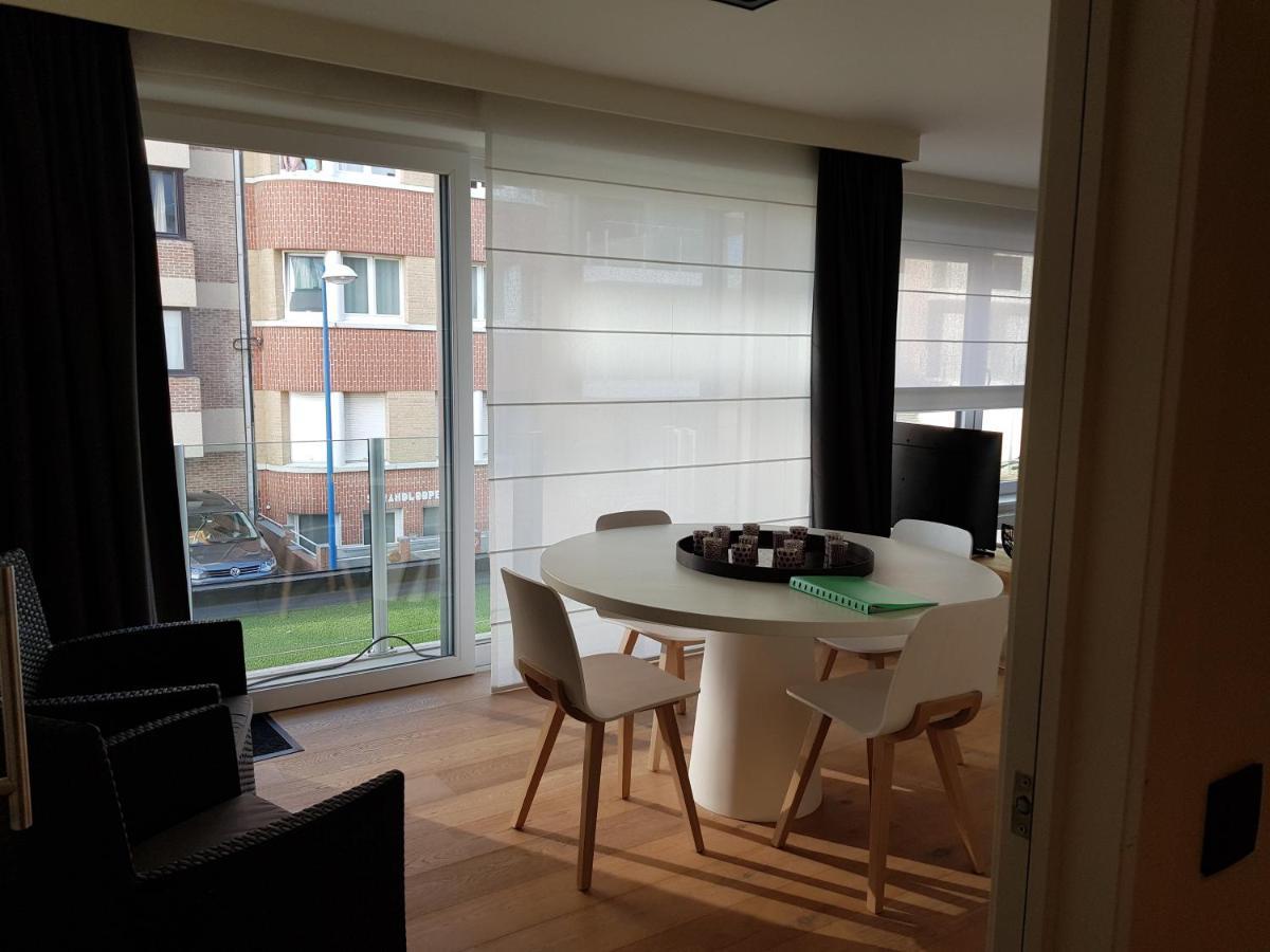 Koksijde Zeedijk La Digue 102 Appartement Met Garage - Lateraal Zeezicht Exterior foto