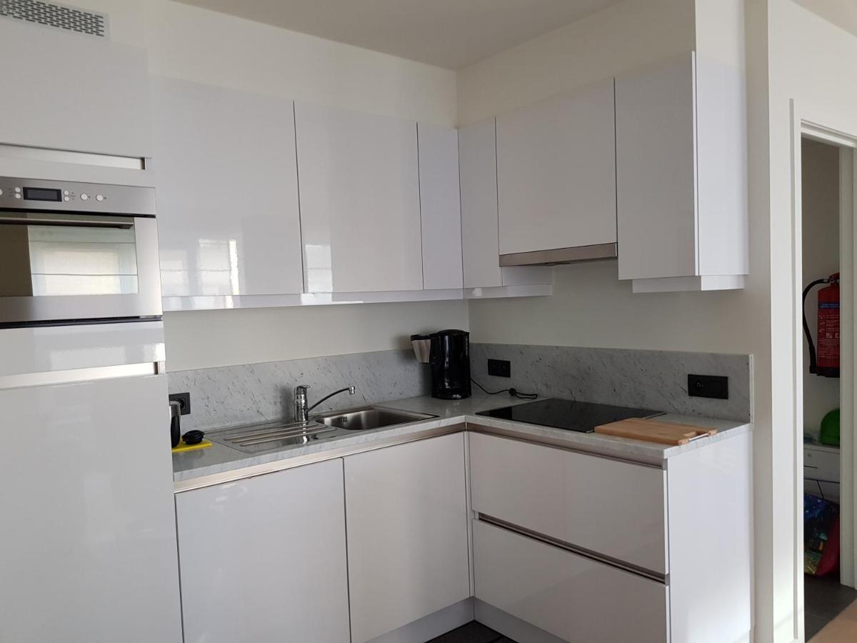 Koksijde Zeedijk La Digue 102 Appartement Met Garage - Lateraal Zeezicht Exterior foto