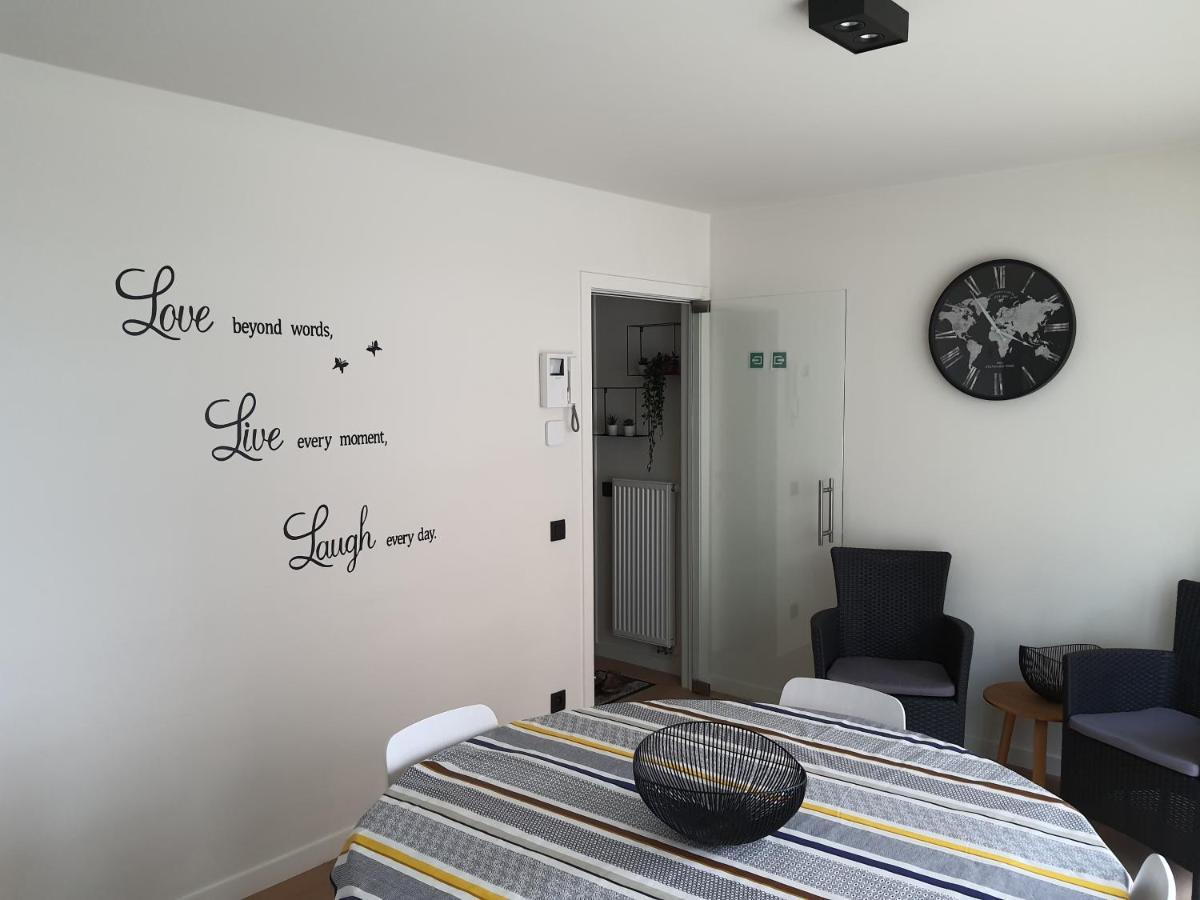 Koksijde Zeedijk La Digue 102 Appartement Met Garage - Lateraal Zeezicht Exterior foto